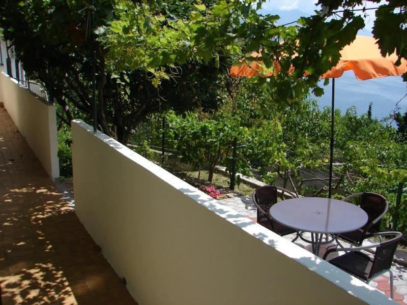 Apartments By The Sea Marusici, Omis - 8632 Mimice Exterior foto